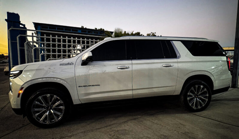 Chevrolet Suburban High Country 2025 lleno