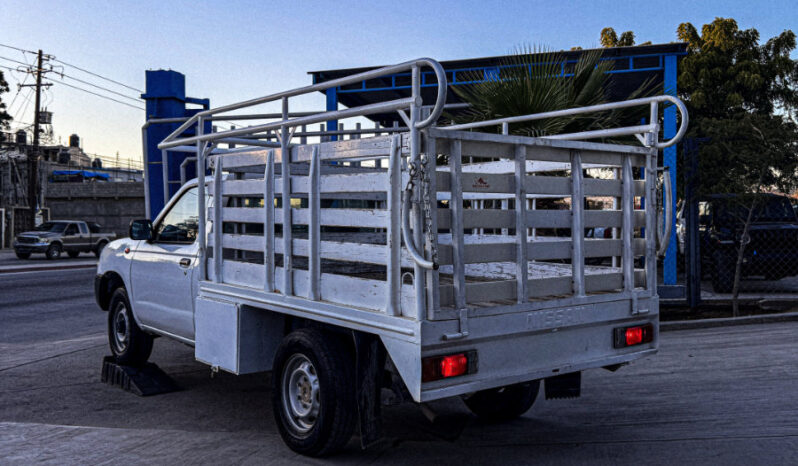 Nissan NP300 Estaquita 2015 lleno