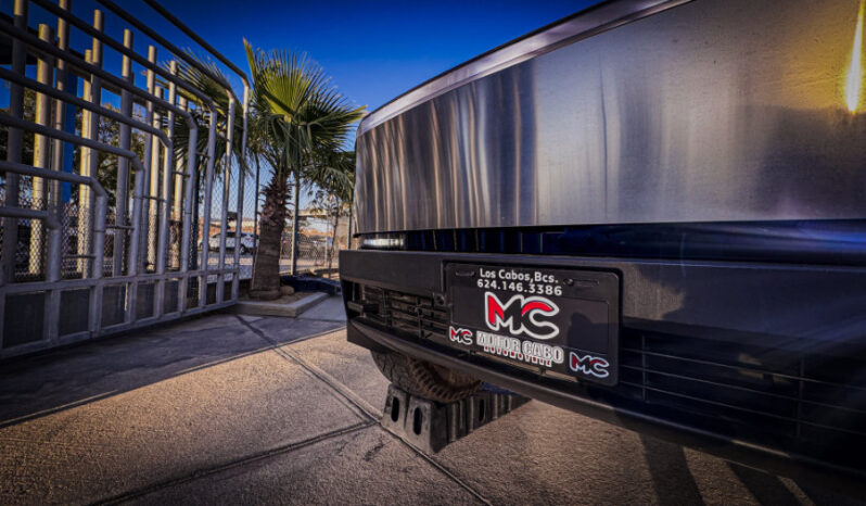 Tesla Cybertruck 2024 lleno