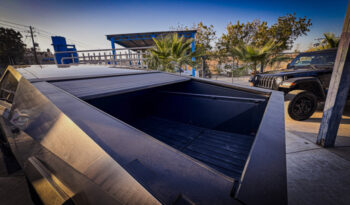 Tesla Cybertruck 2024 lleno