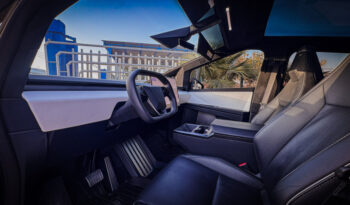 Tesla Cybertruck 2024 lleno