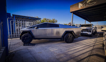 Tesla Cybertruck 2024 lleno