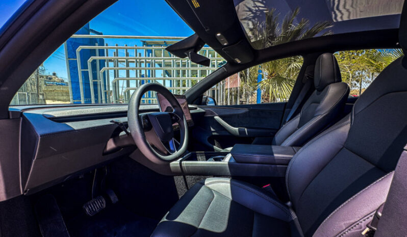 TESLA MODEL Y AUTONOMÍA MAYOR 2026 lleno