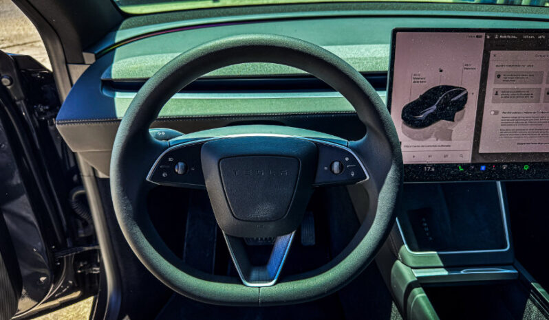 TESLA MODEL Y AUTONOMÍA MAYOR 2026 lleno