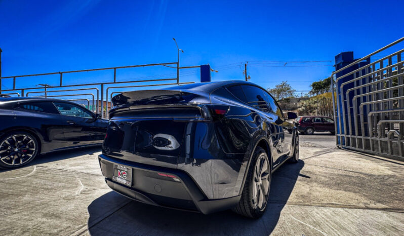 TESLA MODEL Y AUTONOMÍA MAYOR 2026 lleno