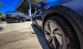 TESLA MODEL Y AUTONOMÍA MAYOR 2026 lleno