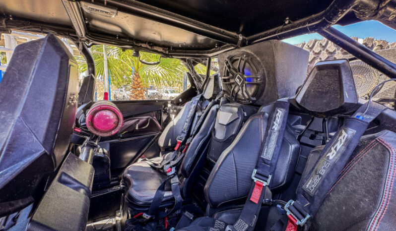 POLARIS RZR POR R 2022 lleno