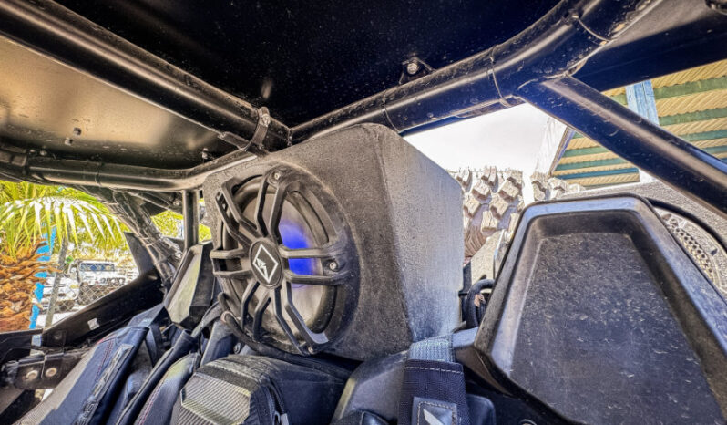 POLARIS RZR POR R 2022 lleno