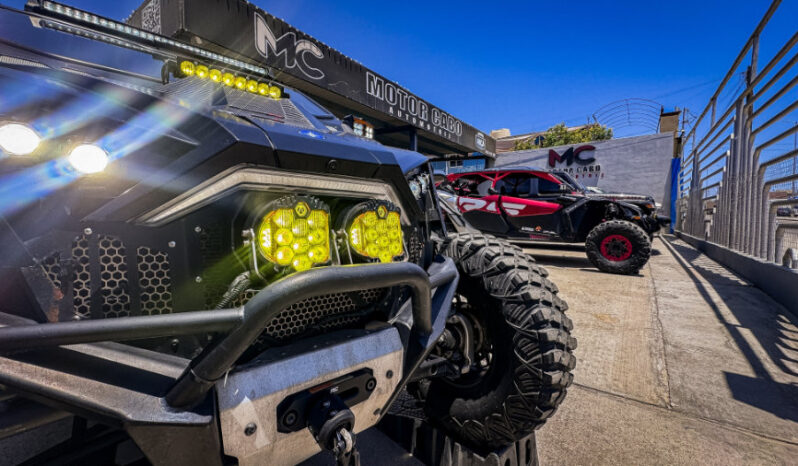POLARIS RZR POR R 2022 lleno