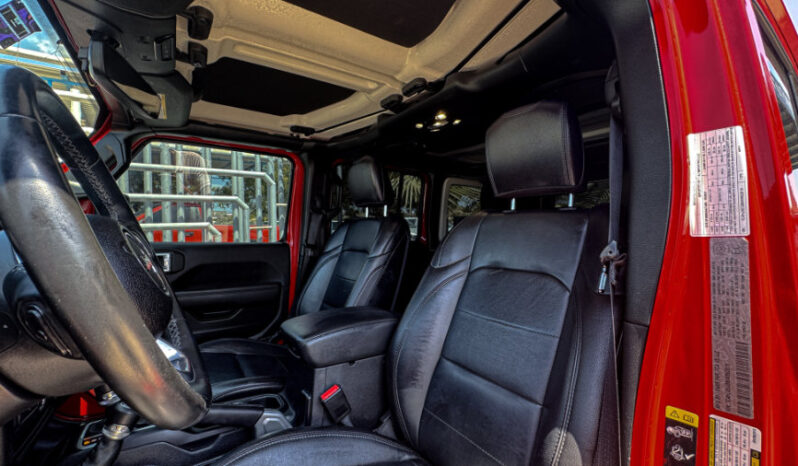 JEEP SAHARA 2021 lleno