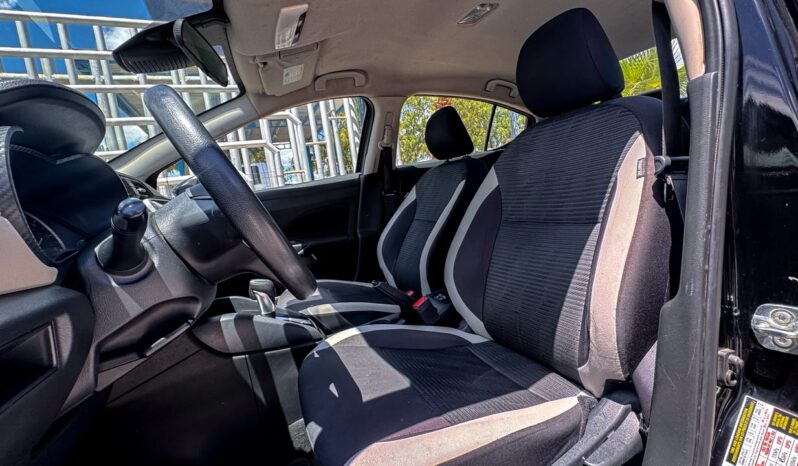 NISSAN VERSA SV 2021 lleno