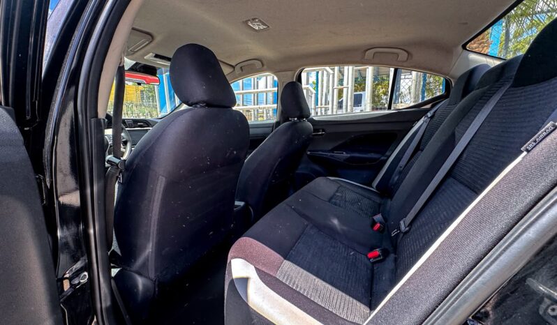 NISSAN VERSA SV 2021 lleno