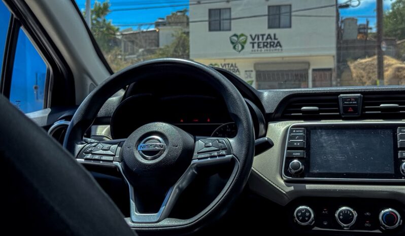 NISSAN VERSA SV 2021 lleno