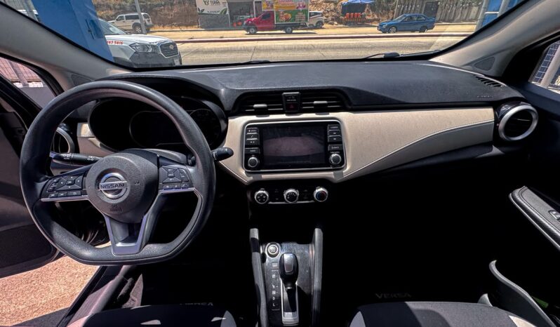 NISSAN VERSA SV 2021 lleno