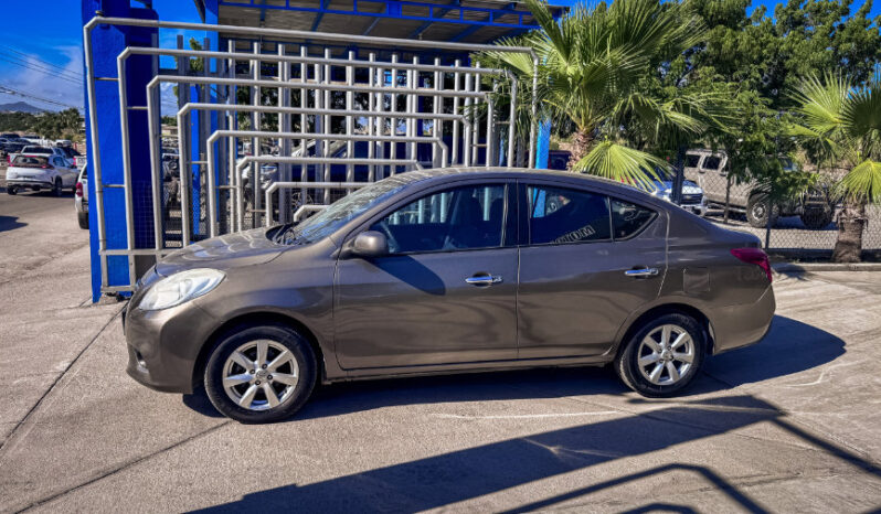 NISSAN VERSA EXCLUSIVE 2013 lleno