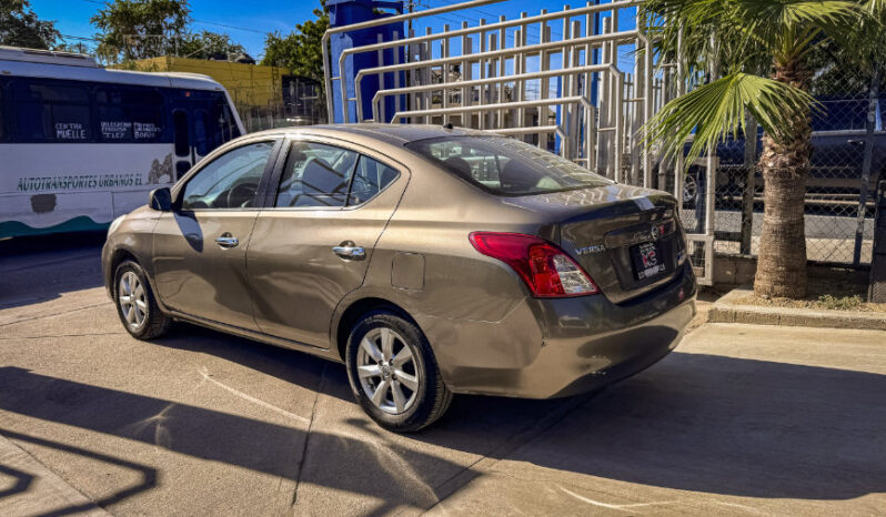 NISSAN VERSA EXCLUSIVE 2013 lleno